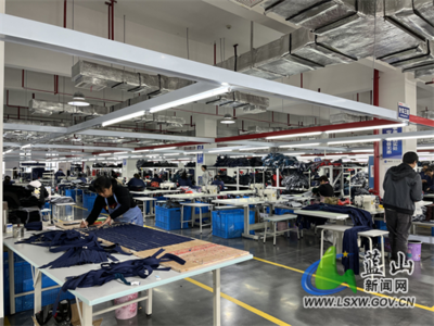 蓝山县疫情防控不松懈 企业发展不停步”，文具用品零售业迎难而上